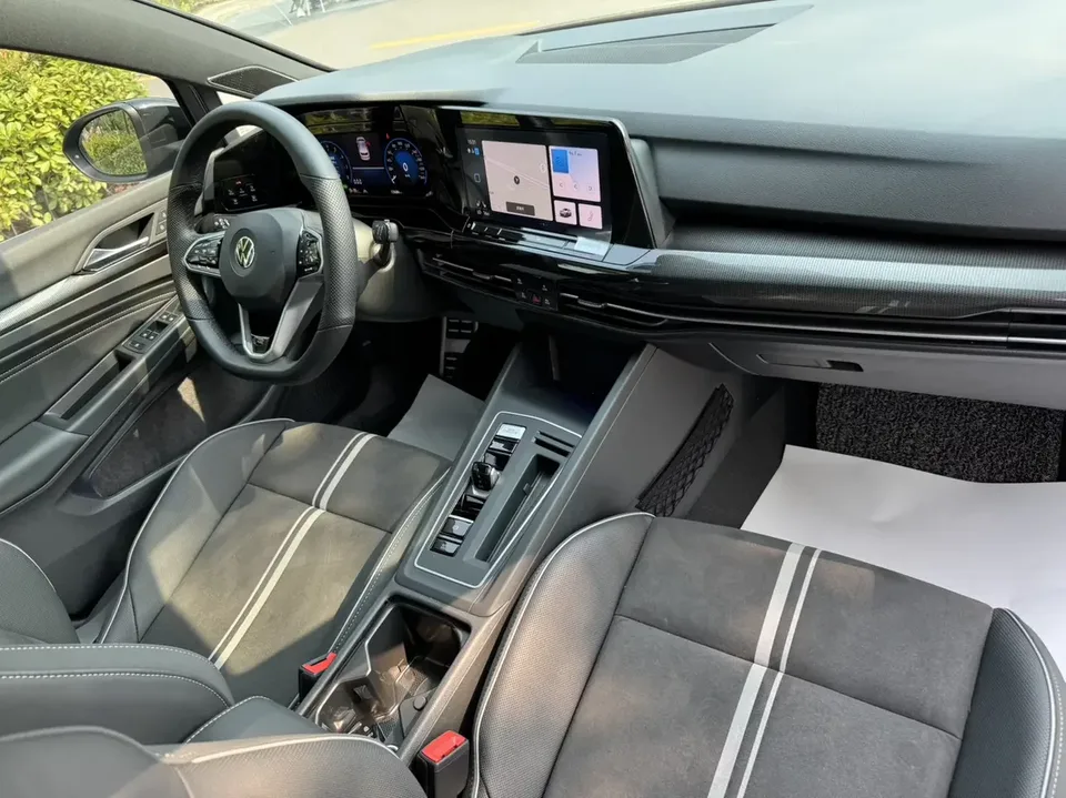 Volkswagen Golf golf 2023 280TSI DSG R-Line facelift 2023 — thumbnail 4