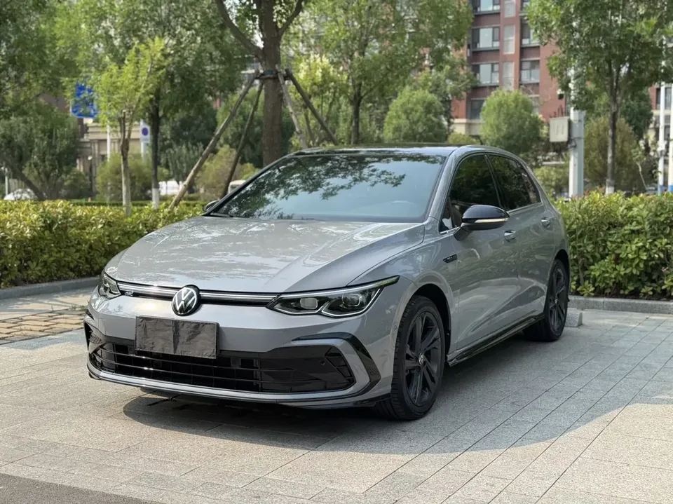 Volkswagen Golf golf 2023 280TSI DSG R-Line facelift 2023 — photo 1, buy with delivery to Moscow