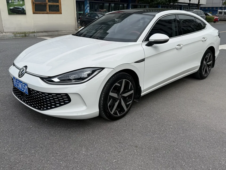 Volkswagen Lamando Lingdu 2023 Lingdu L 280TSI DSG Cool Edition 2023 — photo 1, buy with delivery to Moscow