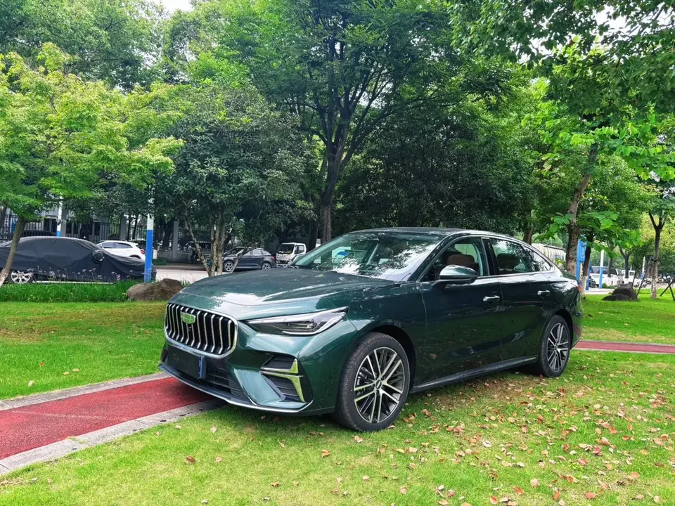 Geely Emgrand emgrand 2026 5th Generation 1.5T DCT Flagship Model 2025 — photo 1, buy with delivery to Moscow