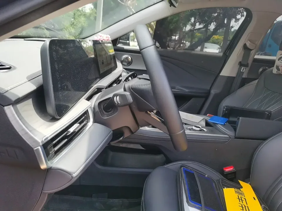 Chery Arrizo 8 Arrizo 8 2025 1.6TGDI DCT Intelligence 2025 — thumbnail 4