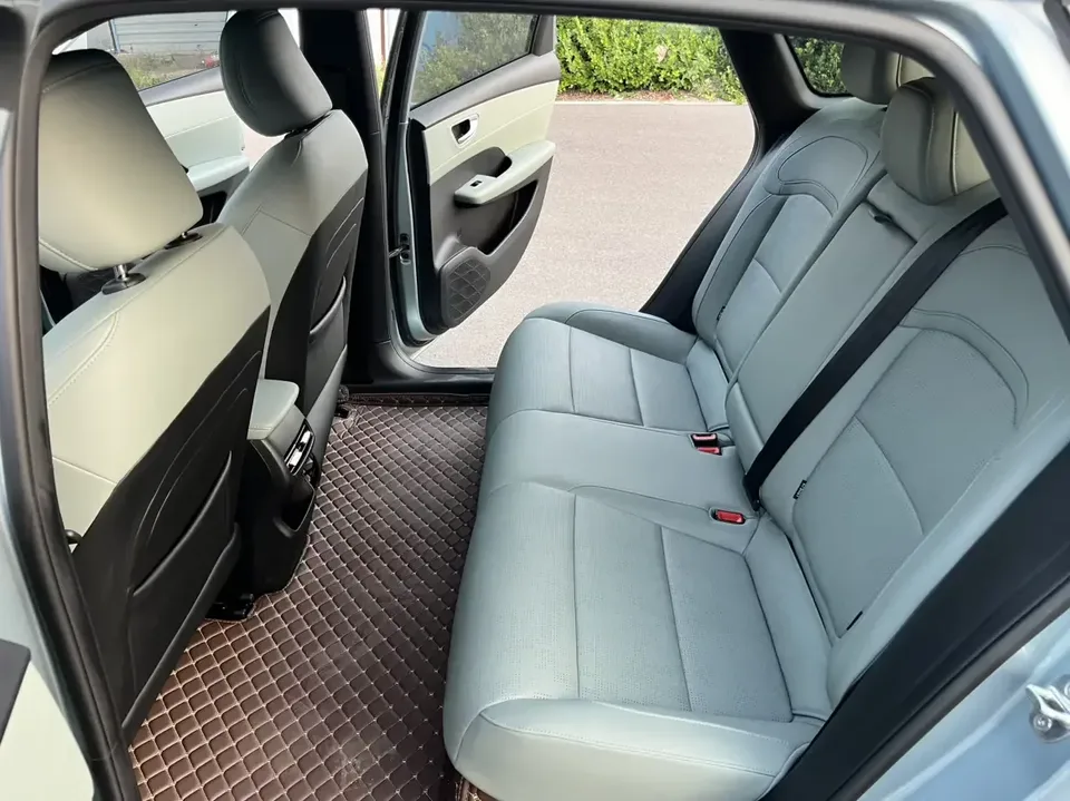 Roewe D6 Roewe D6 2025 520km Smart Edition 2025 — thumbnail 5