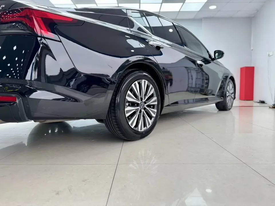 Nissan Altima Sound of nature 2022 2.0L XL-TLS Enjoy Edition 2023 — thumbnail 4