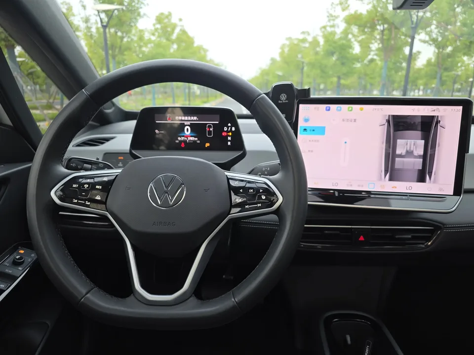 Volkswagen ID.3 Volkswagen ID.3 2025 Smart Model 2024 — thumbnail 5