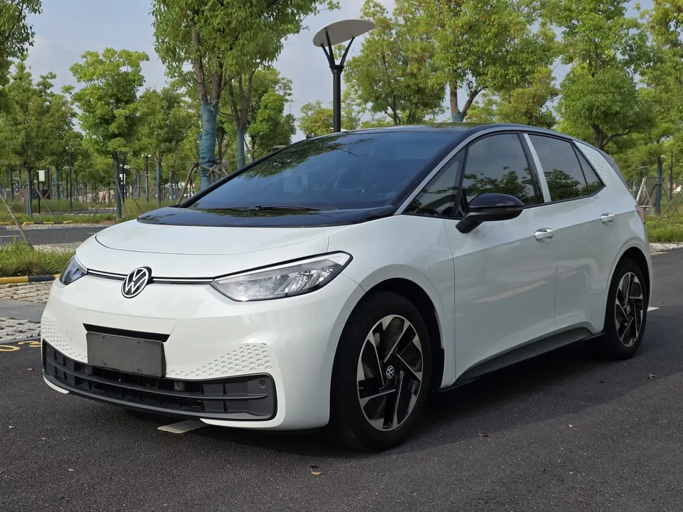 Volkswagen ID.3 Volkswagen ID.3 2025 Smart Model 2024 — photo 1, buy with delivery to Moscow