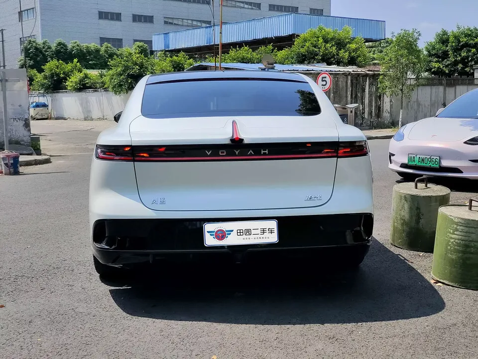 Voyah Passion PHEV Lantu light chasing PHEV 2024 Ultra-long-range 4WD flagship version 2024 — thumbnail 2