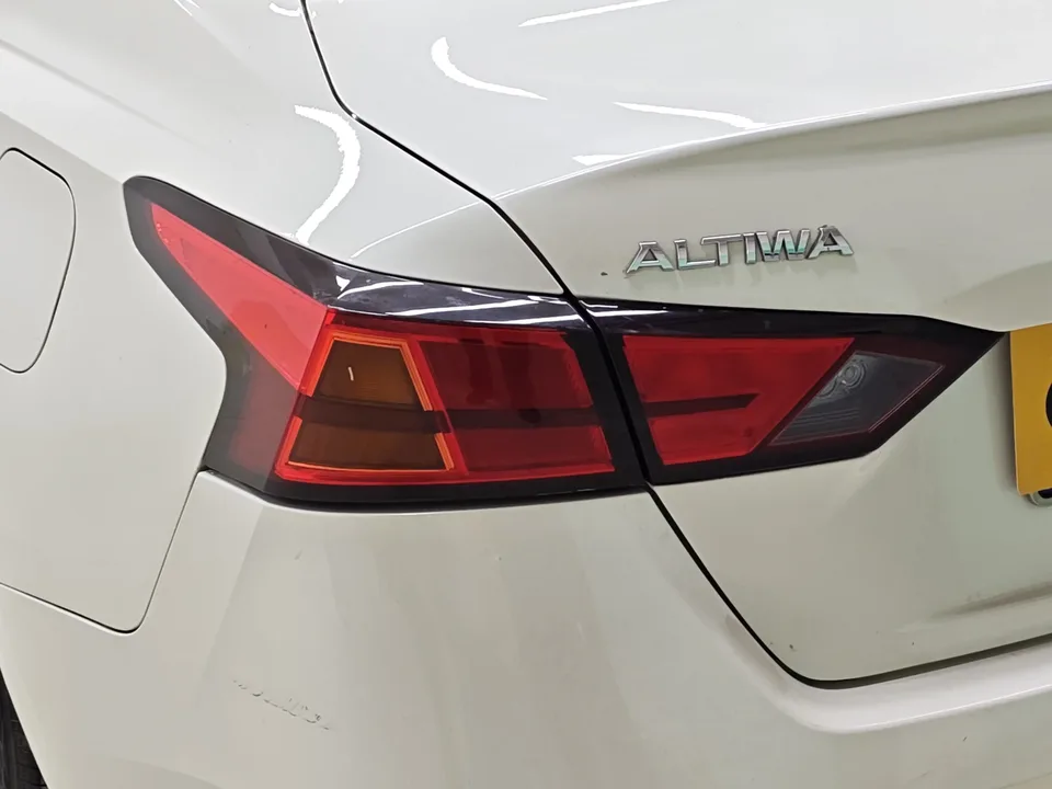 Nissan Altima Sound of nature 2021 2.0L XL Comfort Edition 2022 — thumbnail 4