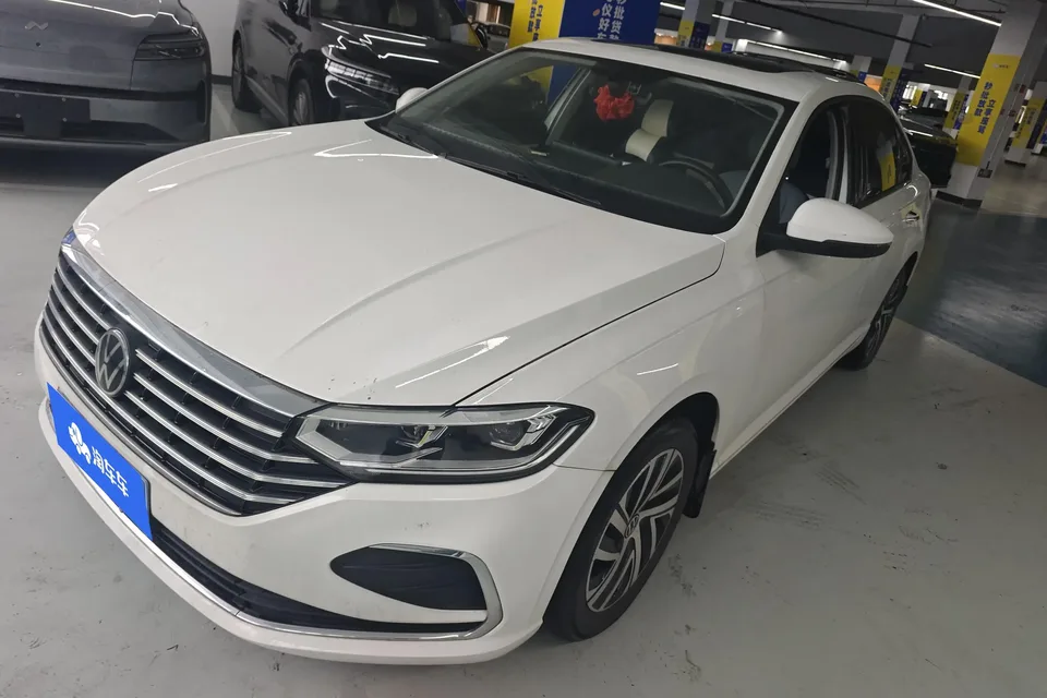 Volkswagen Lavida Lavida 2023 1.5L Automatic 5 Million Edition 2022 — photo 1, buy with delivery to Moscow