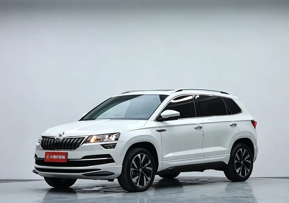 Skoda Karoq Korok 2023 TSI280 Luxury Edition 2023 — photo 1, buy with delivery to Moscow