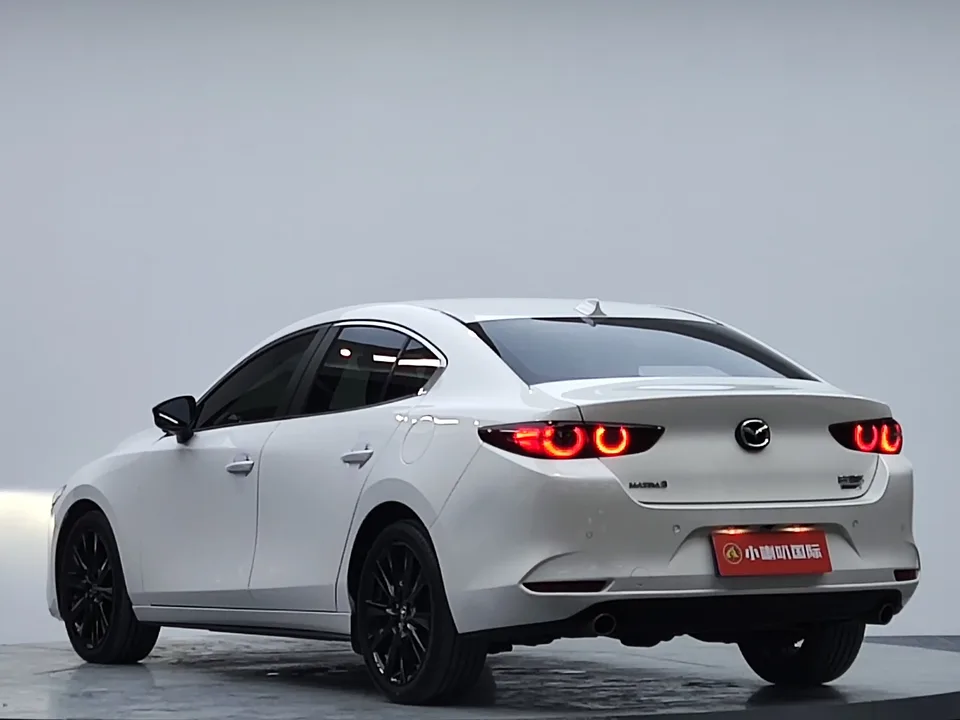 Mazda Axela Mazda3 Angkesela 2022 2.0L Automatic Premium Edition 2023 — thumbnail 2