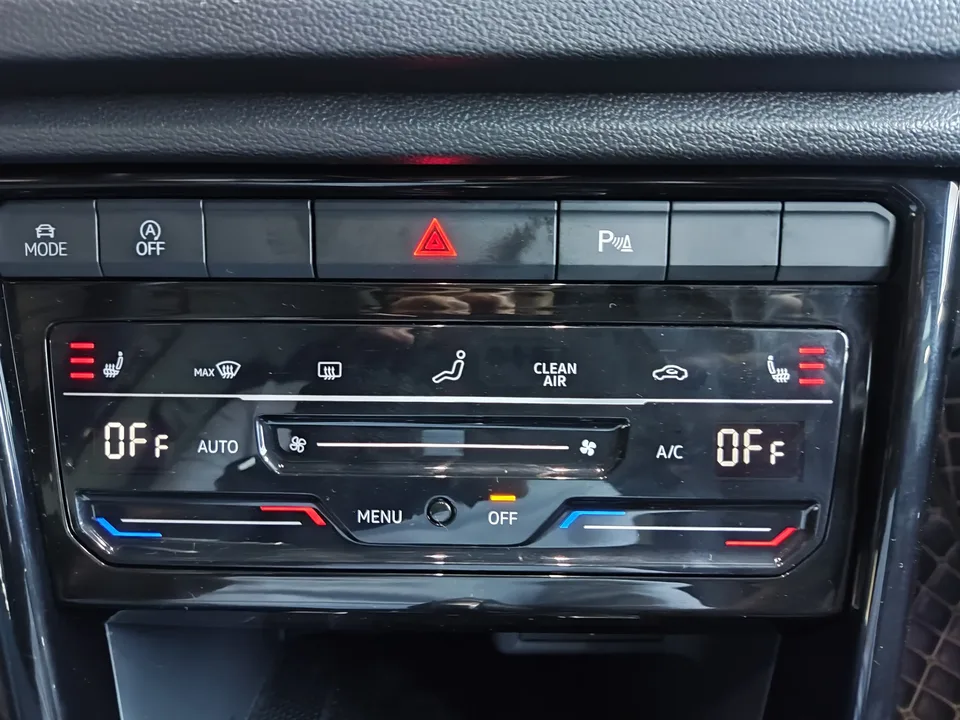 Mazda Axela Mazda3 Angkesela 2022 2.0L Automatic Premium Edition 2023 — thumbnail 3
