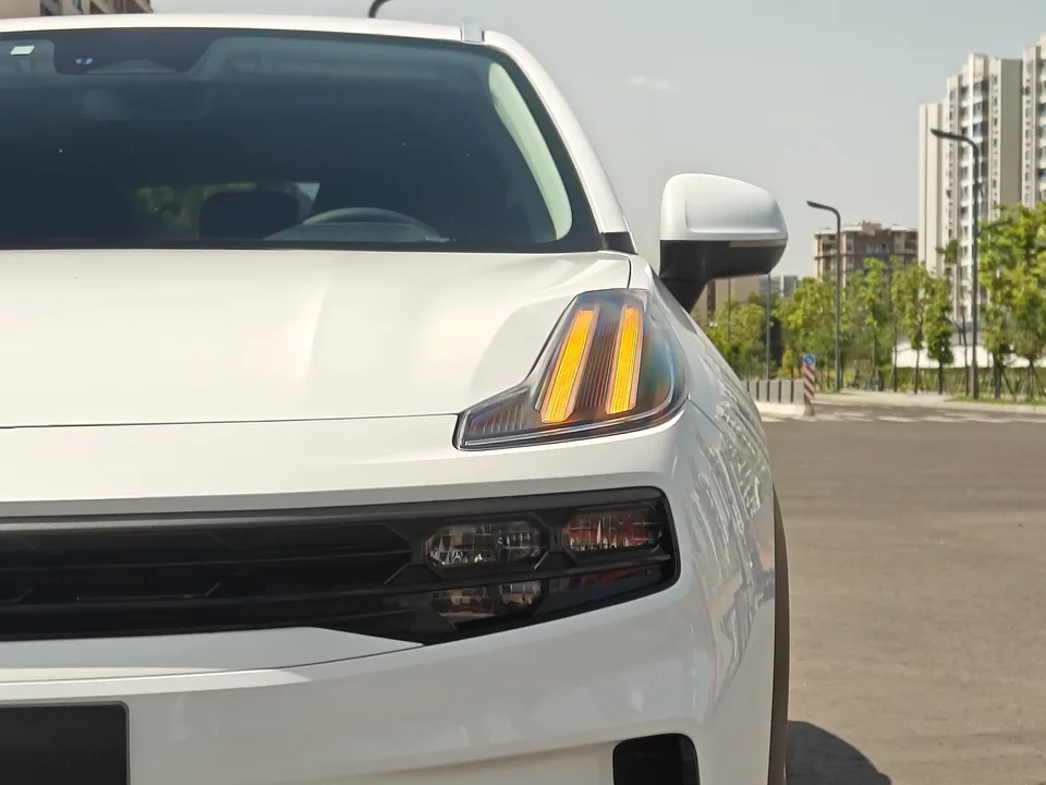 Lynk & Co 06 EM-P Lynk & Co 06 EM-P 2023 PHEV Remix Pro 2023 — thumbnail 3