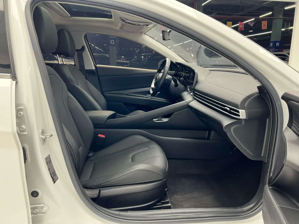 Hyundai Elantra Elantra 2022 1.5L CVT LUX Premium Edition 2022 — thumbnail 5