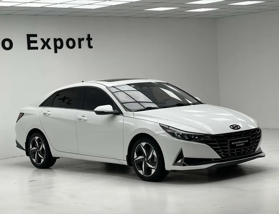 Hyundai Elantra Elantra 2022 1.5L CVT LUX Premium Edition 2022 — photo 1, buy with delivery to Moscow