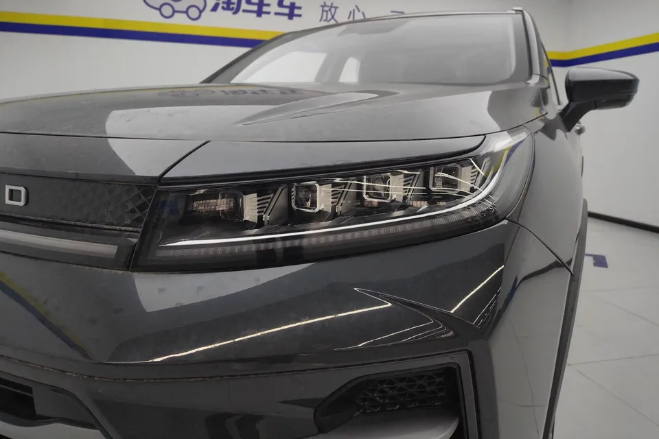 Exeed Xingtu Zhuifeng C-DM Xingtu Zhuifeng C-DM 2022 1.5TCI-DHT 105KM Riding on the Wind Edition 2023 — thumbnail 2