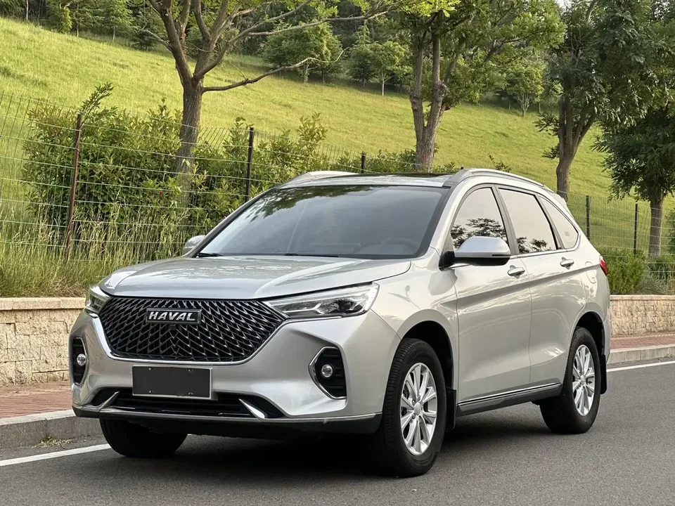 Haval M6 Haval M6 2021 PLUS 1.5T DCT Luxury Intelligent Connection 2023 — photo 1, buy with delivery to Moscow