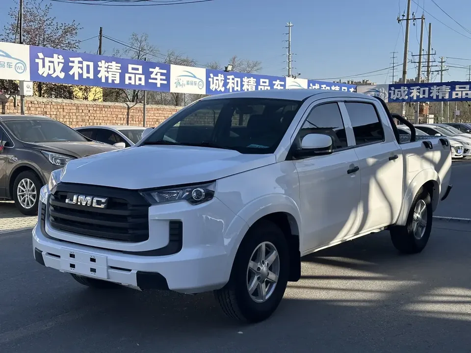 Jiangling Bible bible 2023 2.5T manual diesel 4WD comfort version standard wheelbase 2023 — photo 1, buy with delivery to Moscow