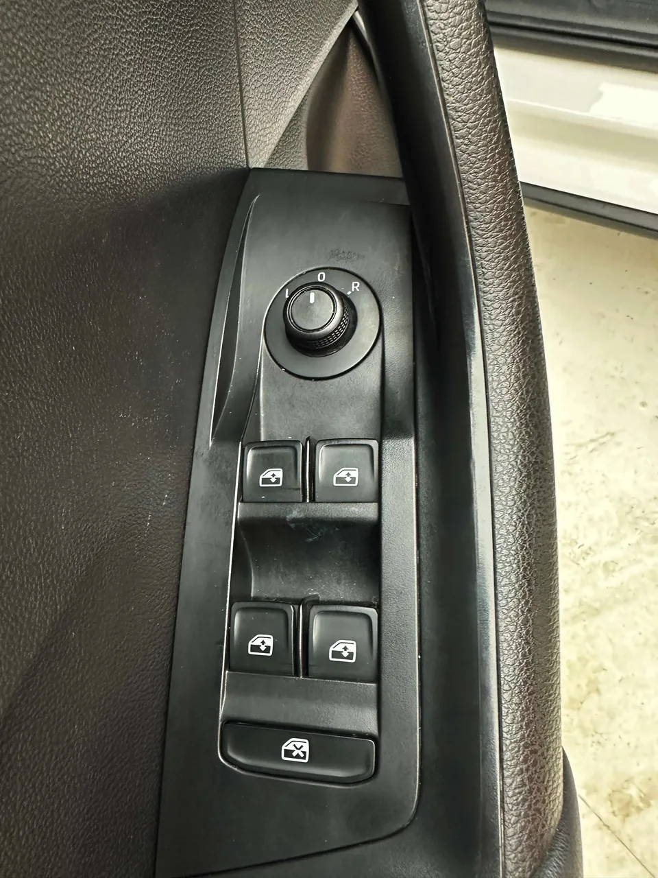 Skoda Comek Comek 2022 1.5L Automatic Comfort Edition 2022 — thumbnail 3