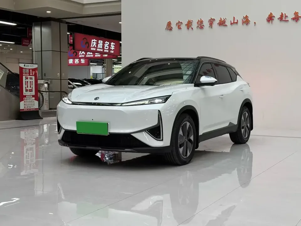 Dongfeng Fengshen L7 PHEV Fengshen L7 PHEV 2024 205 Pro 2025 — photo 1, buy with delivery to Moscow