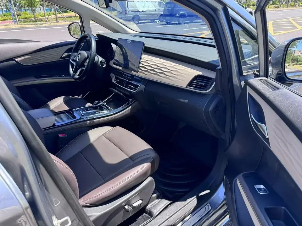 BYD Song MAX DM Song MAX DM 2022 DM-i 105KM Flagship 2022 — миниатюра 4