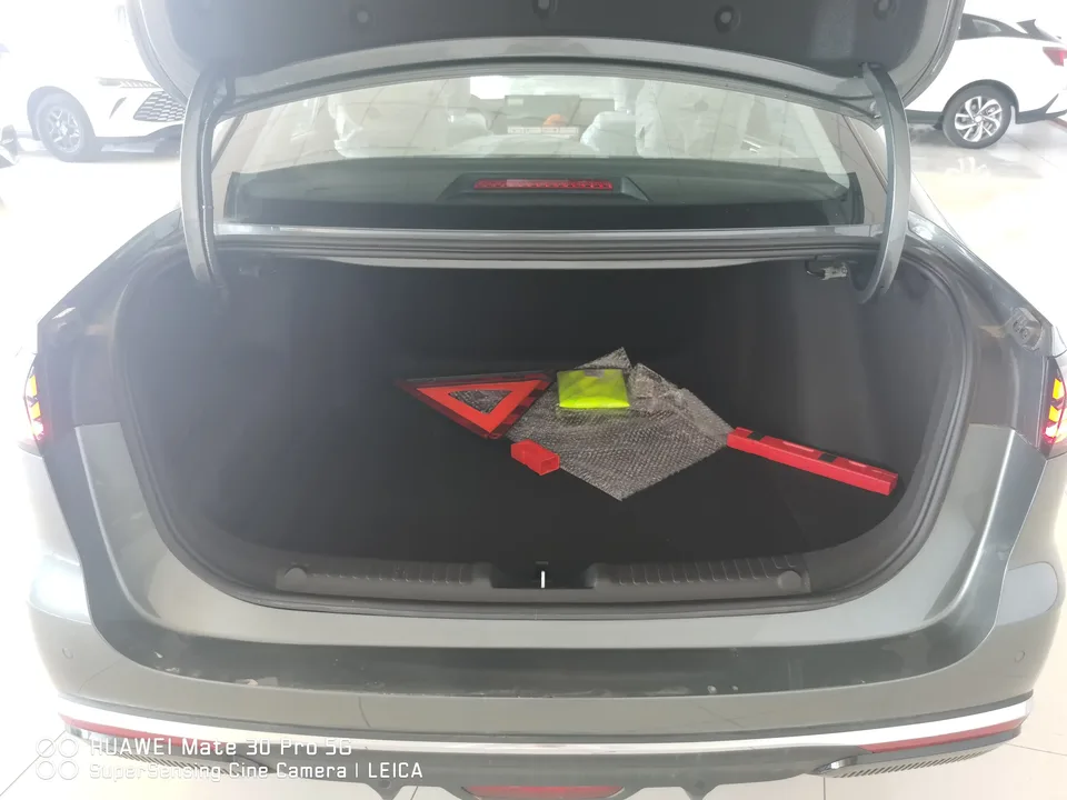 Geely Galaxy Star 6 Galaxy Star 6 2026 125km Long-Range Version 2026 — thumbnail 4