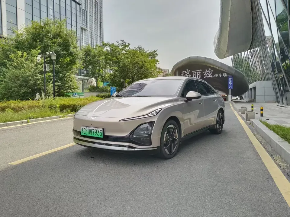 Wuling Starlight EV Wuling Starlight EV 2024 Co-creation version 510 advanced version 2024 — photo 1, buy with delivery to Moscow