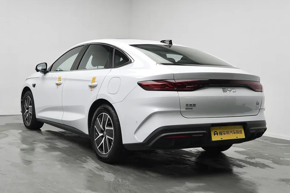 BYD Qin L DM Qin L DM 2025 DM-i 120KM Intelligent Driving Edition 2025 — thumbnail 2