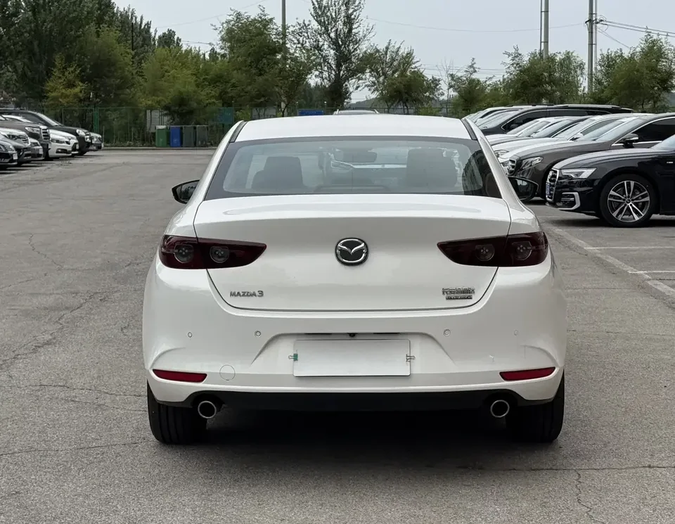 Mazda Axela Mazda3 Angkesela 2023 2.0L Automatic Quality Edition 2024 — thumbnail 2