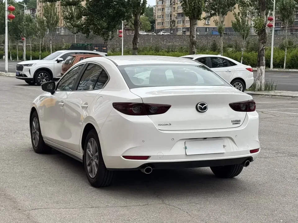 Mazda Axela Mazda3 Angkesela 2023 2.0L Automatic Quality Edition 2024 — thumbnail 4