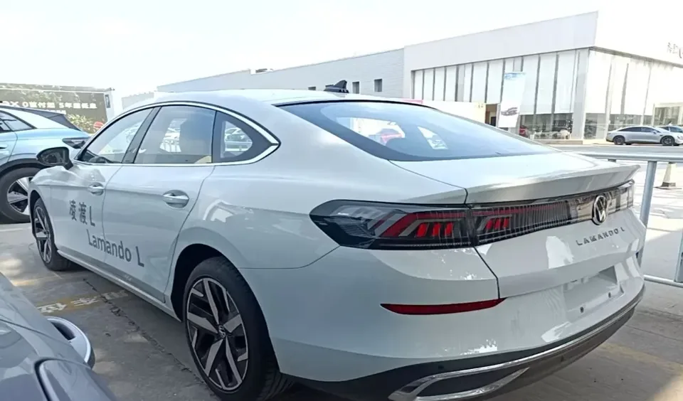Volkswagen Lamando Lingdu 2024 Lingdu L 280TSI DSG Cool Edition 2024 — thumbnail 4