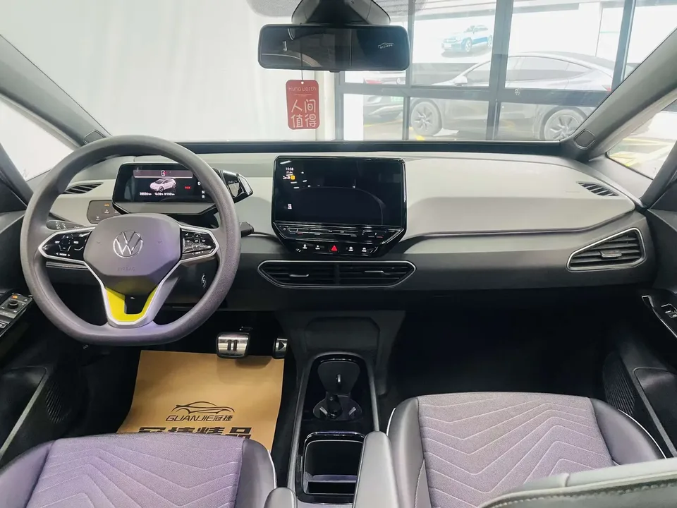 Volkswagen ID.3 Volkswagen ID.3 2023 Upgraded Pure Smart Edition 2023 — thumbnail 2