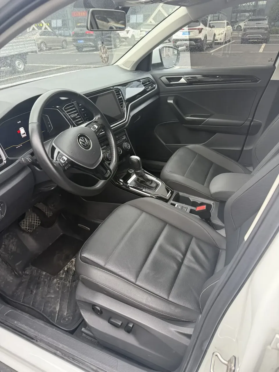 Volkswagen T-Roc TANG 2022 280TSI DSG 2WD Elite PLUS 2022 — миниатюра 3