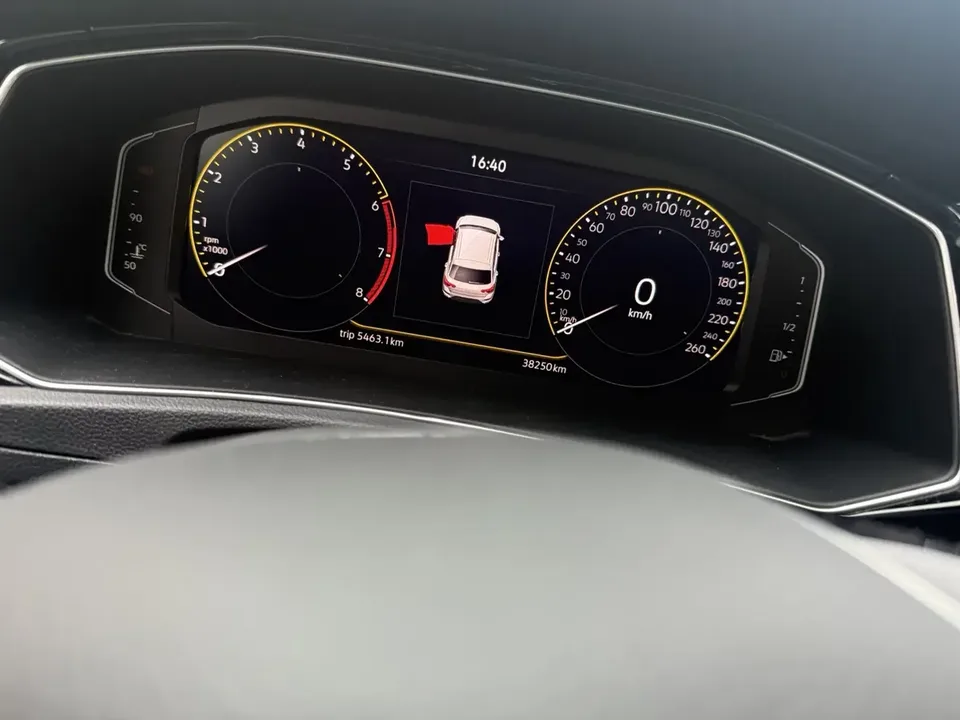 Volkswagen T-Roc TANG 2022 280TSI DSG 2WD Elite PLUS 2022 — миниатюра 5
