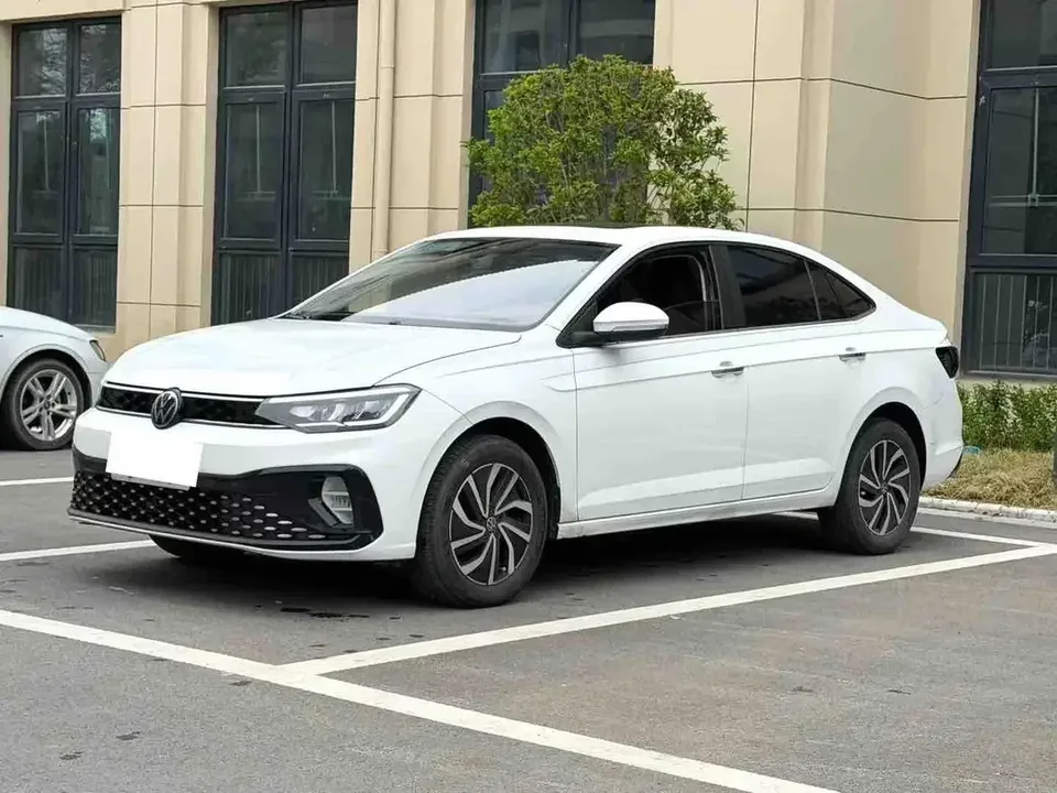 Volkswagen Lavida Lavida 2023 New 1.5L Automatic New Edition 2024 — photo 1, buy with delivery to Moscow