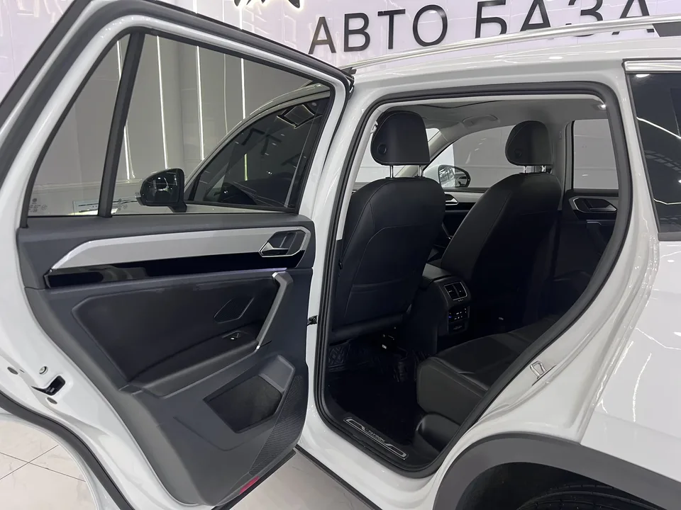 Volkswagen Tayron Tanyue 2022 280TSI 2WD Luxury Smart Edition 2022 — thumbnail 3