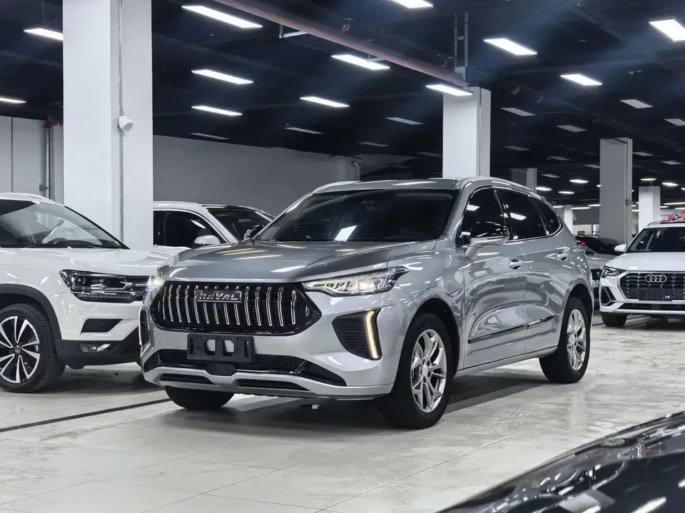 Haval Harvard Red Rabbit Harvard Red Rabbit 2023 1.5T Excellence 2023 — photo 1, buy with delivery to Moscow