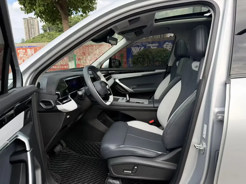 Geely Atlas L Boyue L 2024 1.5TD DCT Premium Edition 2024 — миниатюра 3
