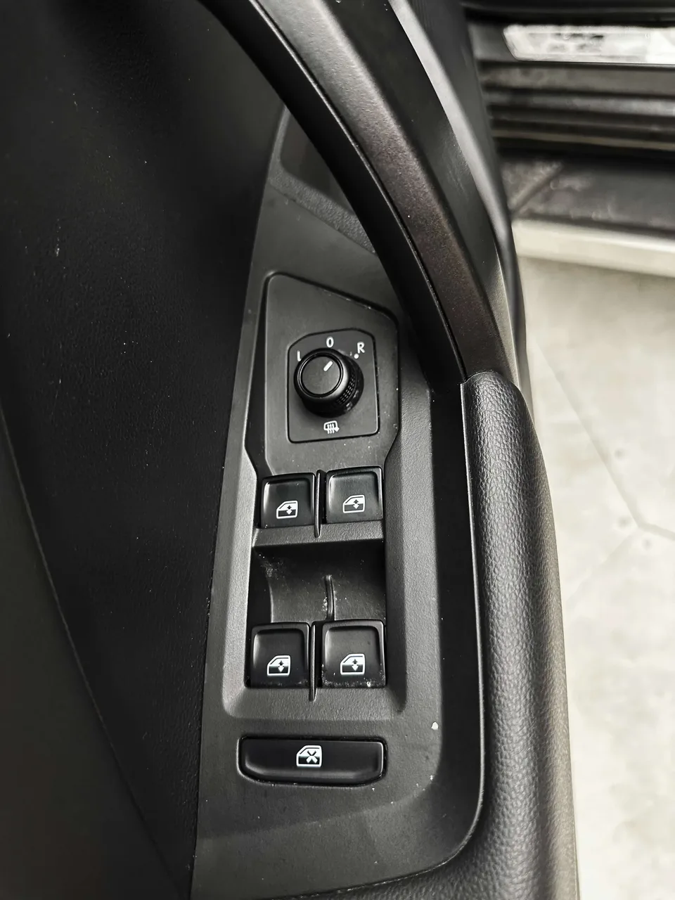 Volkswagen Tharu tuyue 2022 280TSI 2WD Comfort Edition 2022 — thumbnail 3