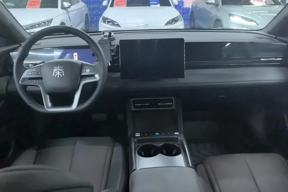 BYD Qin L EV Qin L EV 2025 470KM Leading Model 2025 — thumbnail 4