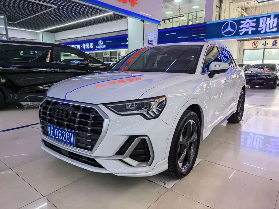 Audi Q3 Audi Q3 2022 35 TFSI Stylish Dynamic 2023 — photo 1, buy with delivery to Moscow