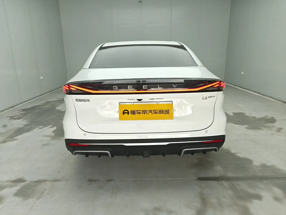 Geely Galaxy L6 Galaxy L6 2025 1.5 EM-i DHT 140KM Exploration+ Edition 2025 — thumbnail 2
