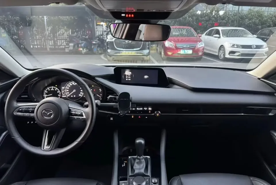 Mazda Axela Mazda3 Angkesela 2023 2.0L Automatic Premium Edition 2023 — thumbnail 3