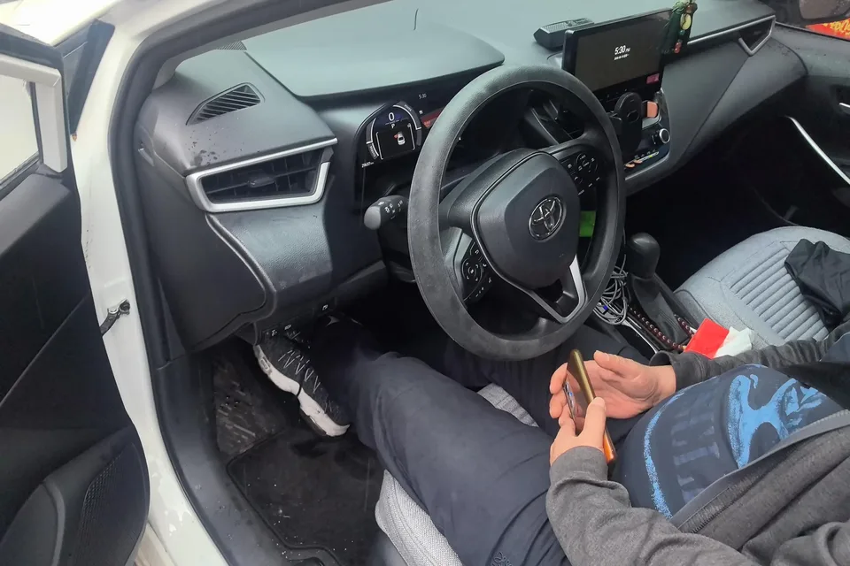 Toyota Corolla Corolla 2023 Intelligent Electric Hybrid Dual Engine 1.8L E-CVT Pioneer Edition 2023 — thumbnail 4