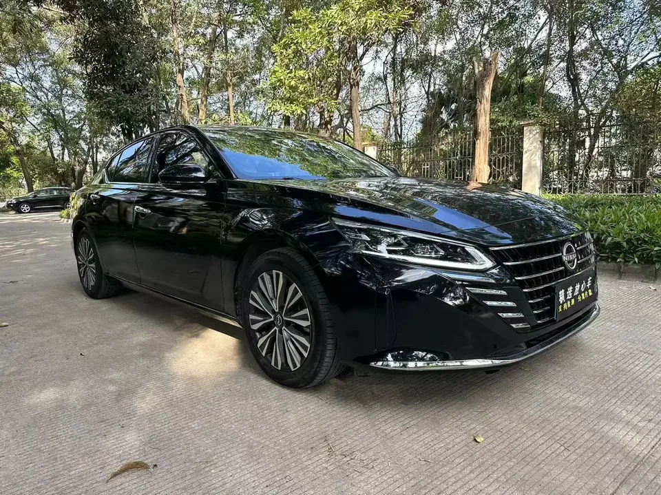 Nissan Altima Sound of nature 2022 2.0L XL-TLS Enjoy Edition 2023 — thumbnail 3