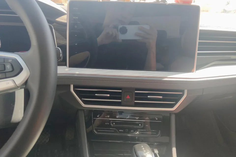 Volkswagen Sagitar Sagitar 2023 300TSI DSG Excellence Edition 2024 — thumbnail 4