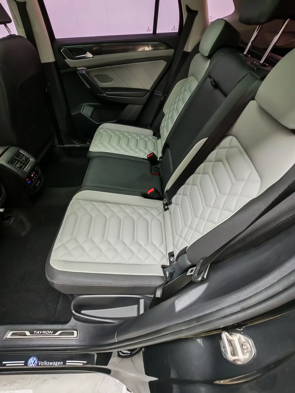 Volkswagen Tayron Tanyue 2023 280TSI 2WD Luxury Plus Advanced Edition 2022 — thumbnail 4