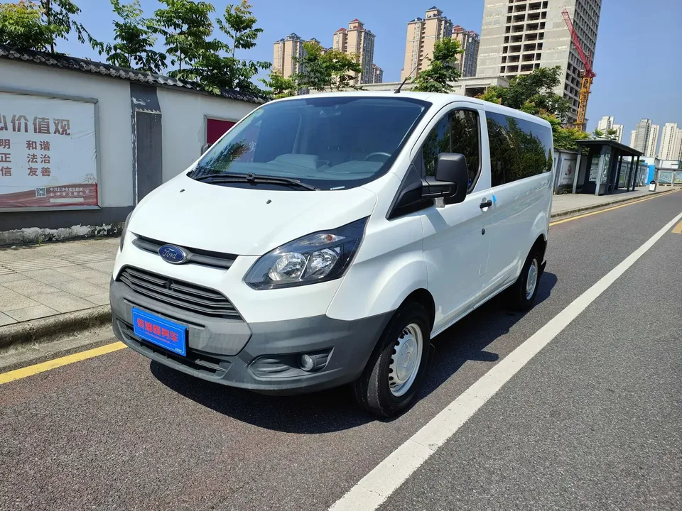 Ford Transit Transit 2019 2.0T diesel multi-purpose commercial vehicle short axle low roof 6 seats National VI 2022 — photo 1, buy with delivery to Moscow