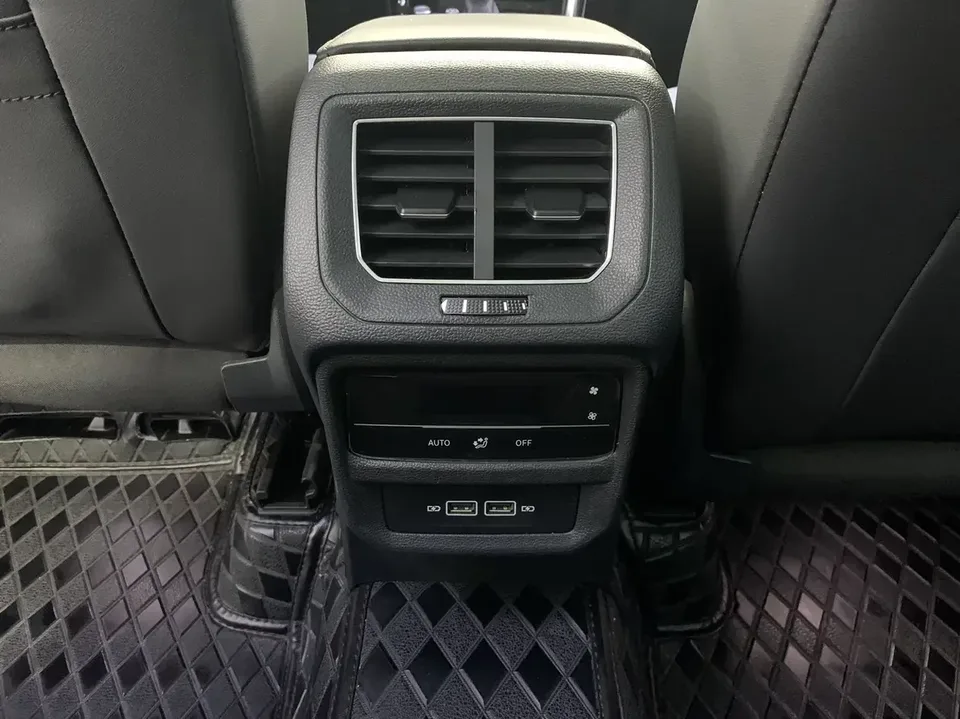 Volkswagen Tayron Tanyue 2023 280TSI 2WD Luxury Plus Advanced Edition 2023 — thumbnail 3