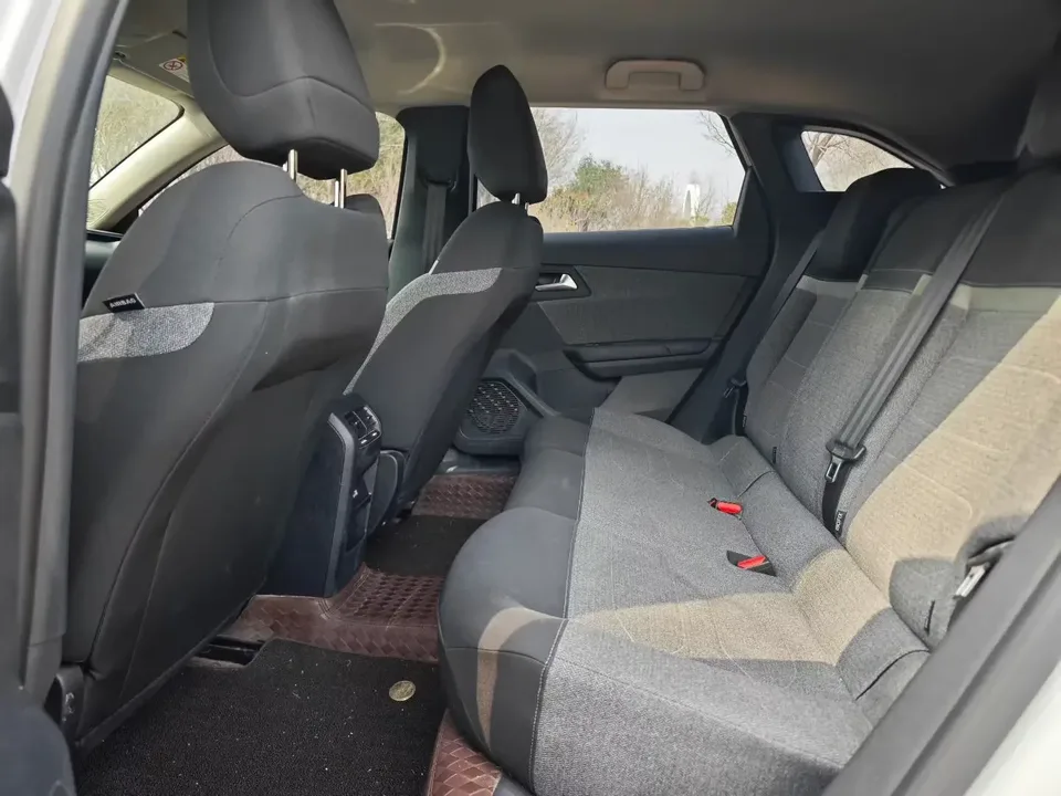 Citroen Versailles C5 X Versailles C5 X 2025 Overseas Edition 2025 — thumbnail 3