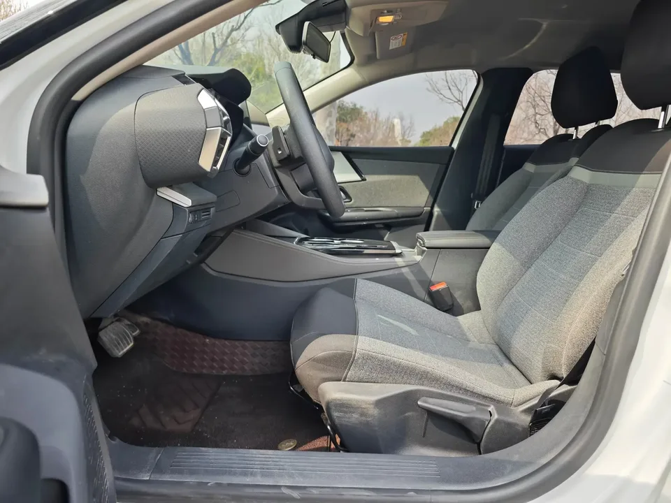 Citroen Versailles C5 X Versailles C5 X 2025 Overseas Edition 2025 — thumbnail 5